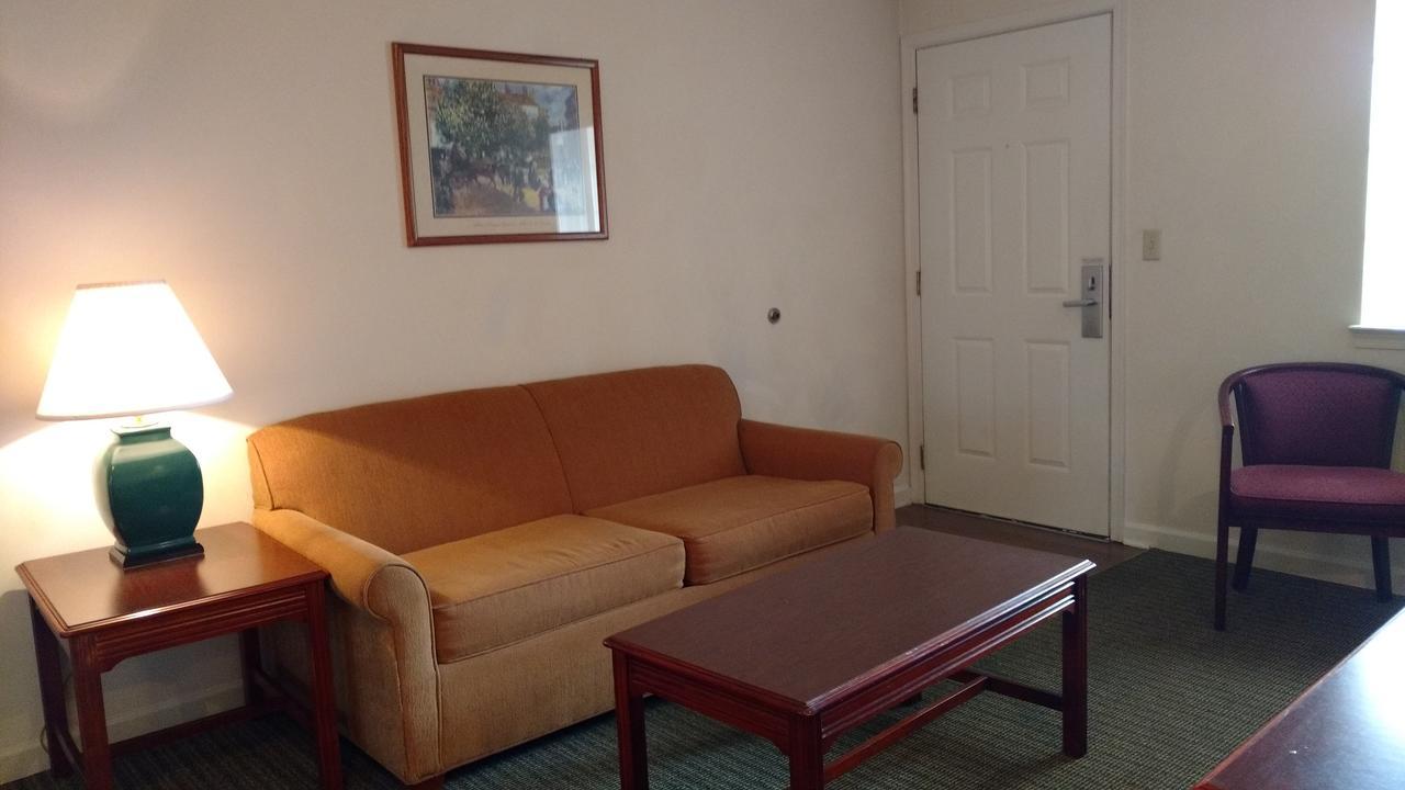 Affordable Suites Charlottesville Exterior foto