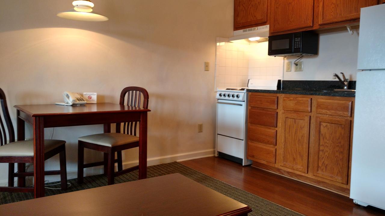 Affordable Suites Charlottesville Exterior foto